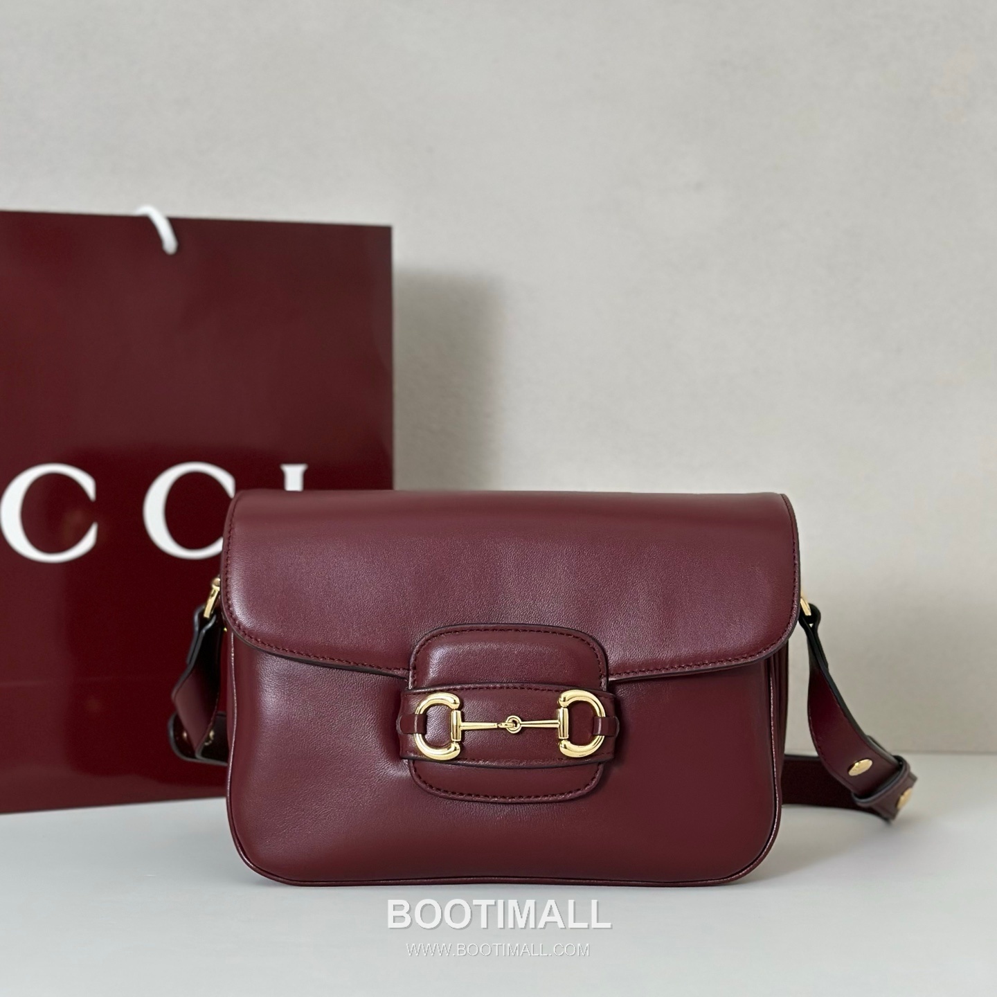 Gucci GG Supreme Canvas Clutch Bag with Leather Trim Zip Detail 구찌 GG 수프림 캔버스 레더 트림 집 클러치백 847063 26cm 1