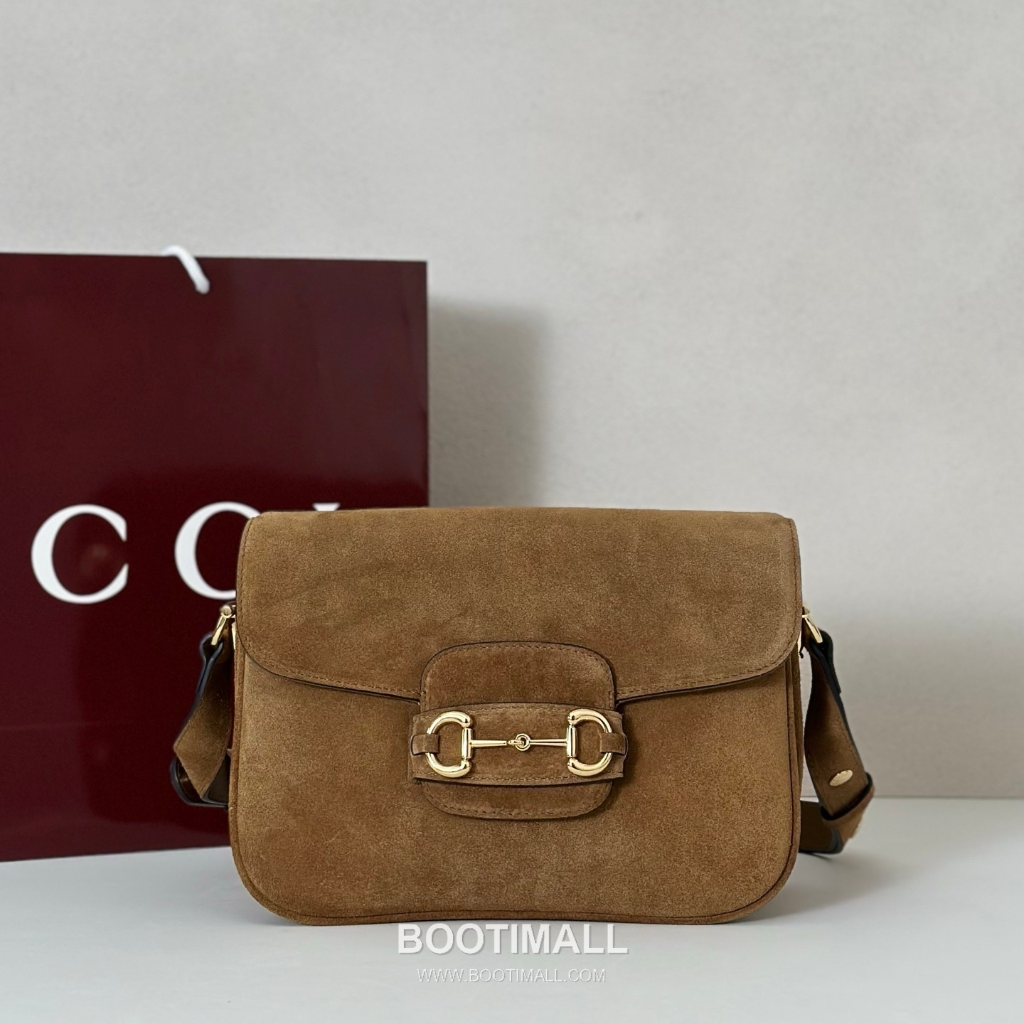 Gucci Suede Clutch Bag with Leather Trim Zip Detail 구찌 스웨이드 레더 트림 집 클러치백 847063 26cm 1