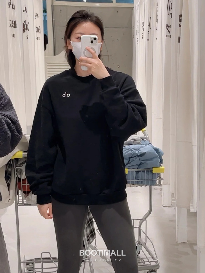 Alo Yoga Crewneck Cotton Sweatshirt Loose Fit Embroidered Logo 알로요가 크루넥 코튼 스웨트셔츠 루즈핏 자수 로고 31212 3