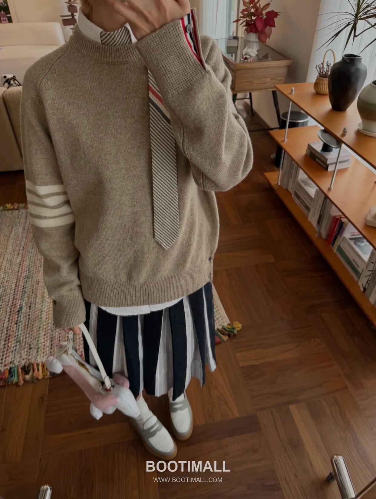 Thom Browne 4 Bar Stripe Wool Knit Sweater Embroidered Logo 톰브라운 4바 스트라이프 울 니트 스웨터 자수 로고 60061 4