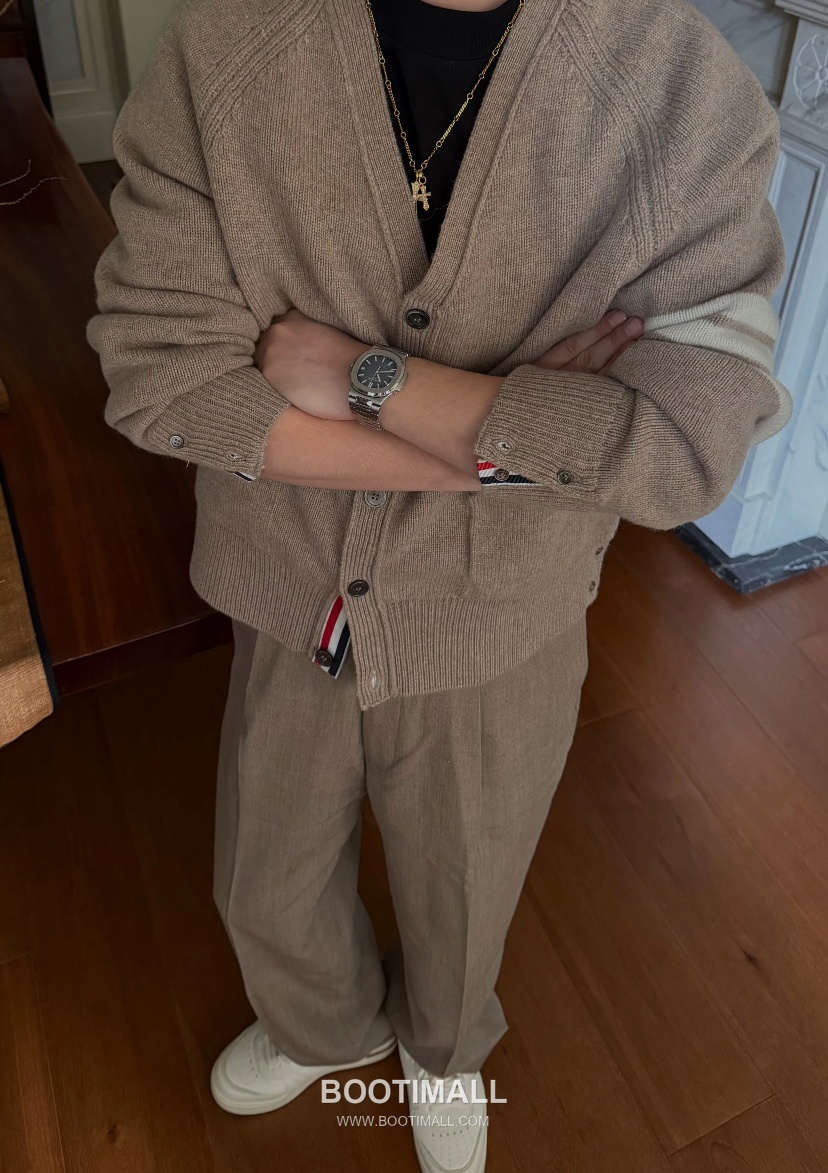 Thom Browne 4 Bar Stripe Wool Knit Cardigan V Neck Button 톰브라운 4바 스트라이프 울 니트 가디건 V넥 버튼 60102 6