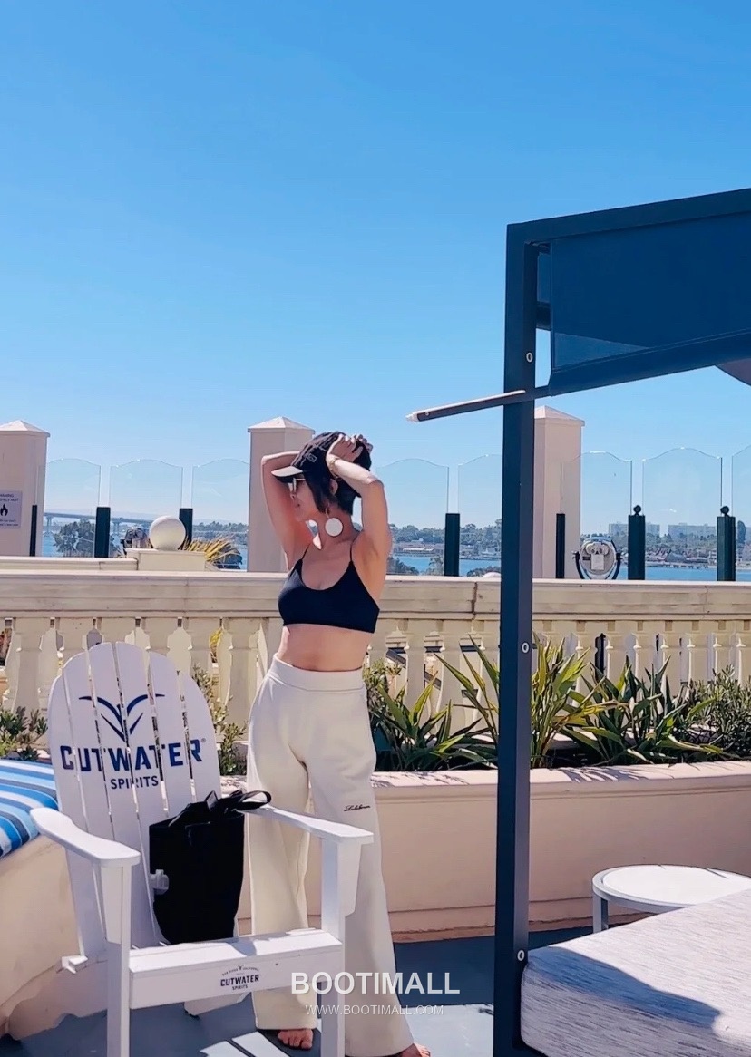 Lululemon Scuba Mid Rise Fleece Wide Leg Sweatpants Logo 룰루레몬 스쿠바 미드라이즈 플리스 와이드레그 스웨트팬츠 로고 60079 3