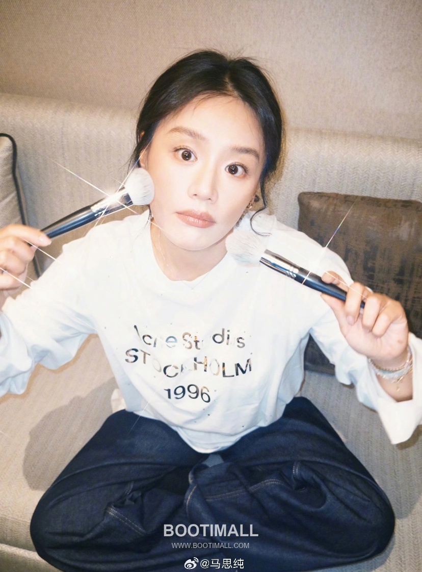 Acne Studios 1996 Logo Print Cotton T-Shirt Crewneck Long Sleeve 아크네스튜디오 1996 로고 프린트 코튼 크루넥 롱슬리브 티셔츠 10029 4