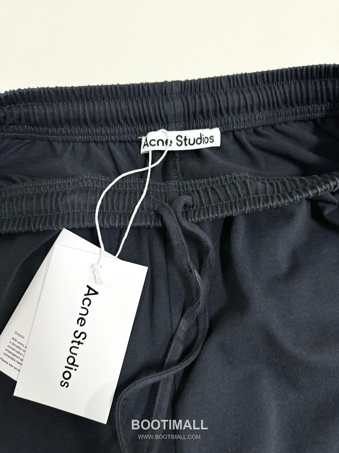 Acne Studios Washed Denim Shorts Logo Print Distressed 아크네스튜디오 워싱 데님 쇼츠 로고 프린트 디스트레스 31082 3