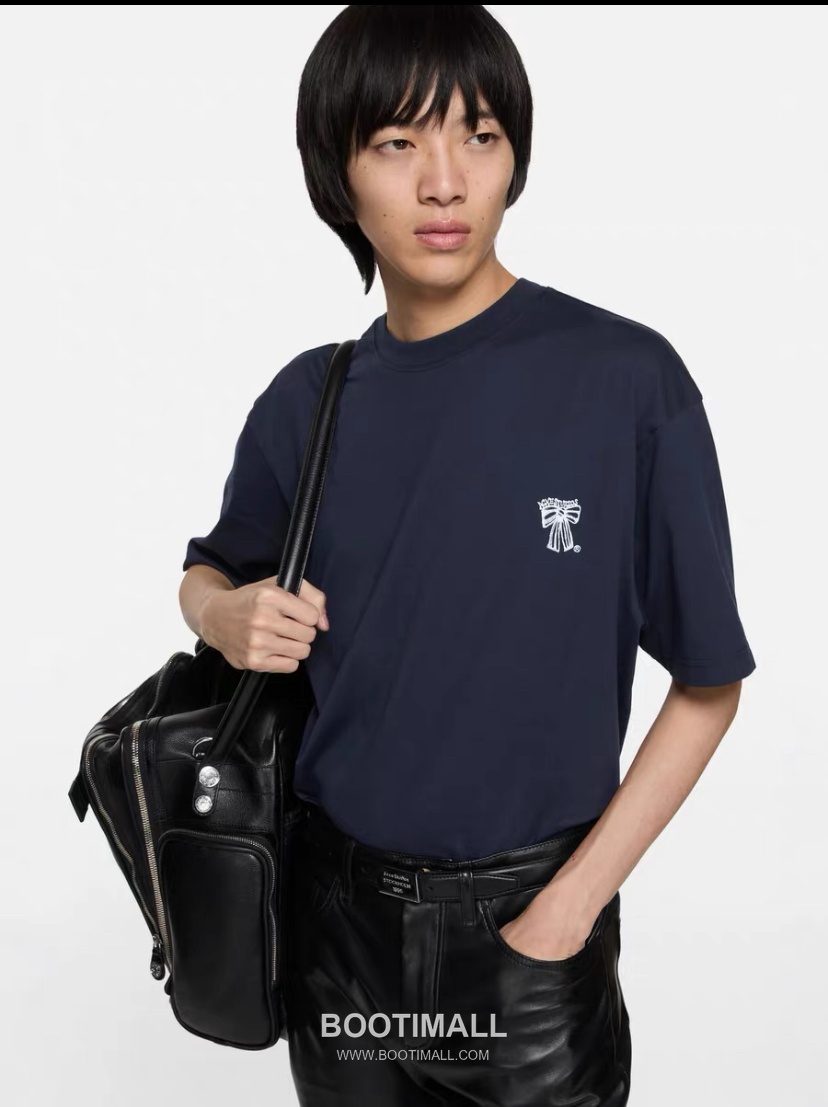 Acne Studios Bow Logo Print Cotton T-Shirt Crewneck Short Sleeve 아크네스튜디오 보우 로고 프린트 코튼 크루넥 반팔 티셔츠 60175 2