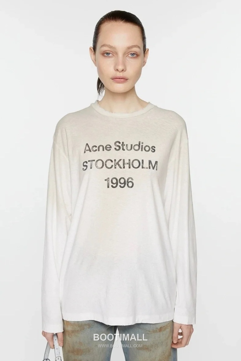 Acne Studios 1996 Distressed Logo Print Cotton T-Shirt Crewneck Long Sleeve 아크네스튜디오 1996 디스트레스 로고 프린트 코튼 크루넥 롱슬리브 티셔츠 1