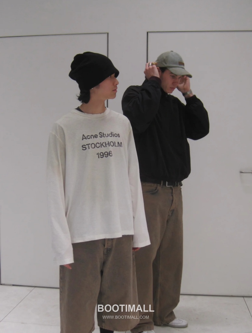 Acne Studios 1996 Distressed Logo Print Cotton T-Shirt Crewneck Long Sleeve 아크네스튜디오 1996 디스트레스 로고 프린트 코튼 크루넥 롱슬리브 티셔츠 4