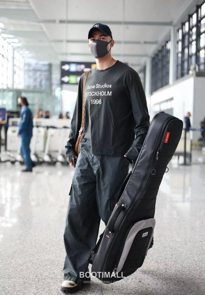 Acne Studios 1996 Distressed Logo Print Cotton T-Shirt Crewneck Long Sleeve 아크네스튜디오 1996 디스트레스 로고 프린트 코튼 크루넥 롱슬리브 티셔츠 6