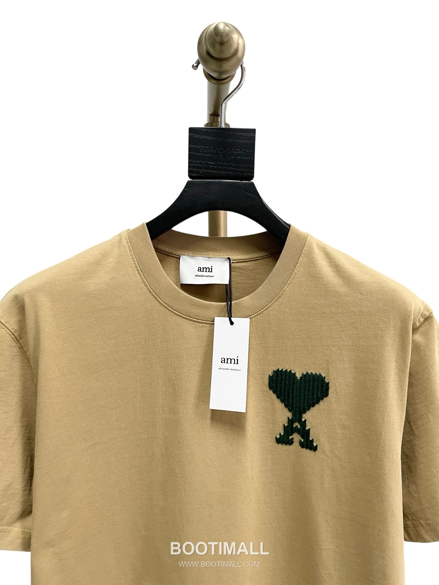 AMI Paris Embroidered Big Heart Logo Cotton T-Shirt Crewneck Short Sleeve 아미파리 빅하트 로고 자수 코튼 크루넥 반팔 티셔츠 60186 9