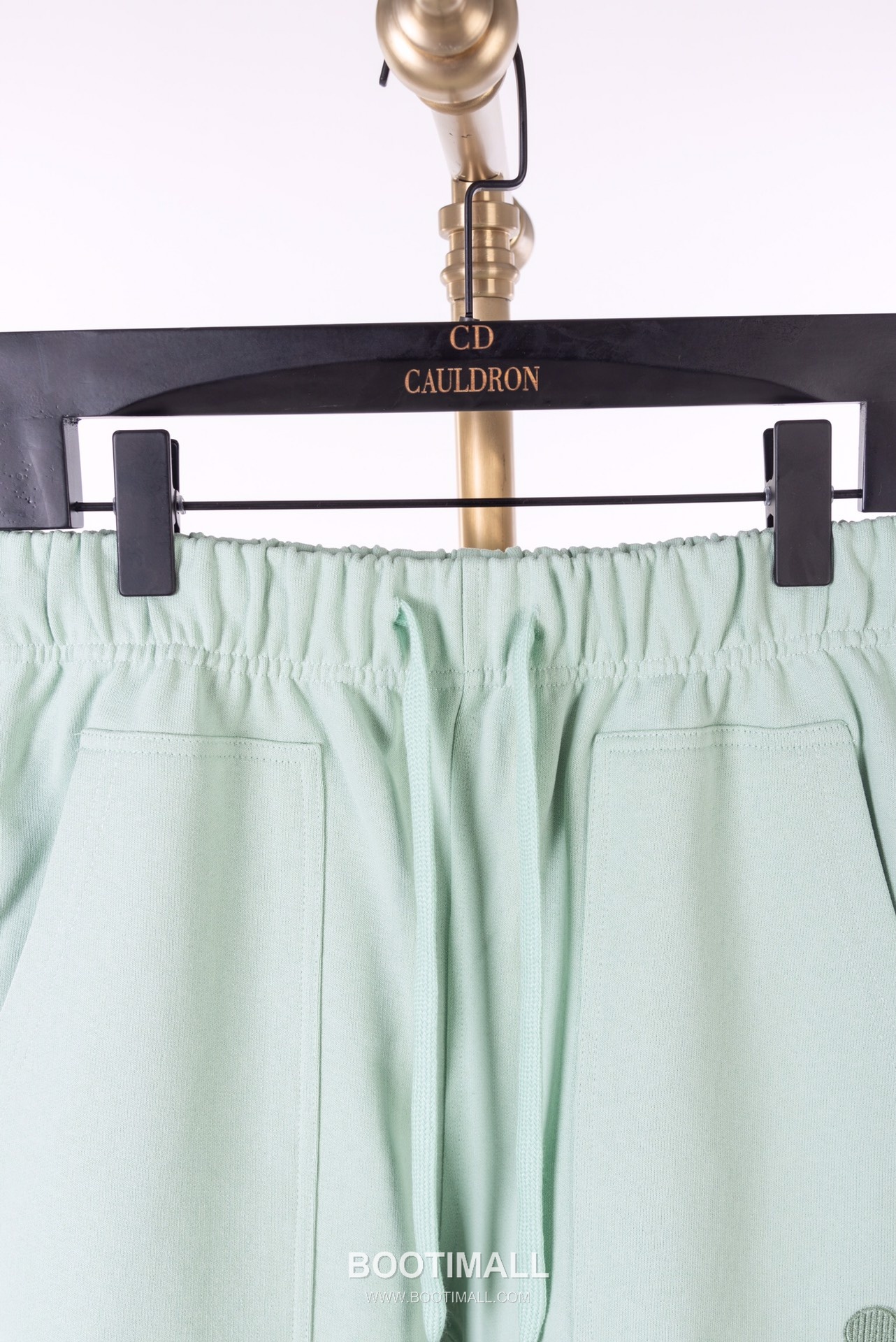 AMI Paris Embroidered Heart Logo Cotton Shorts Wide Fit 아미파리 하트 로고 자수 코튼 쇼츠 와이드핏 2516 3