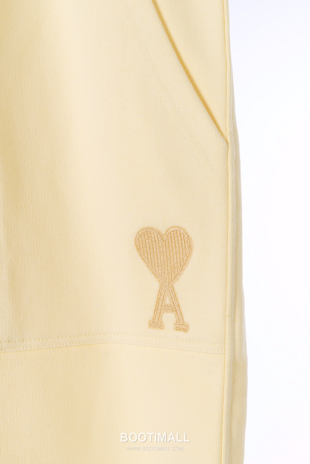 AMI Paris Embroidered Heart Logo Cotton Shorts Wide Fit 아미파리 하트 로고 자수 코튼 쇼츠 와이드핏 2516 4