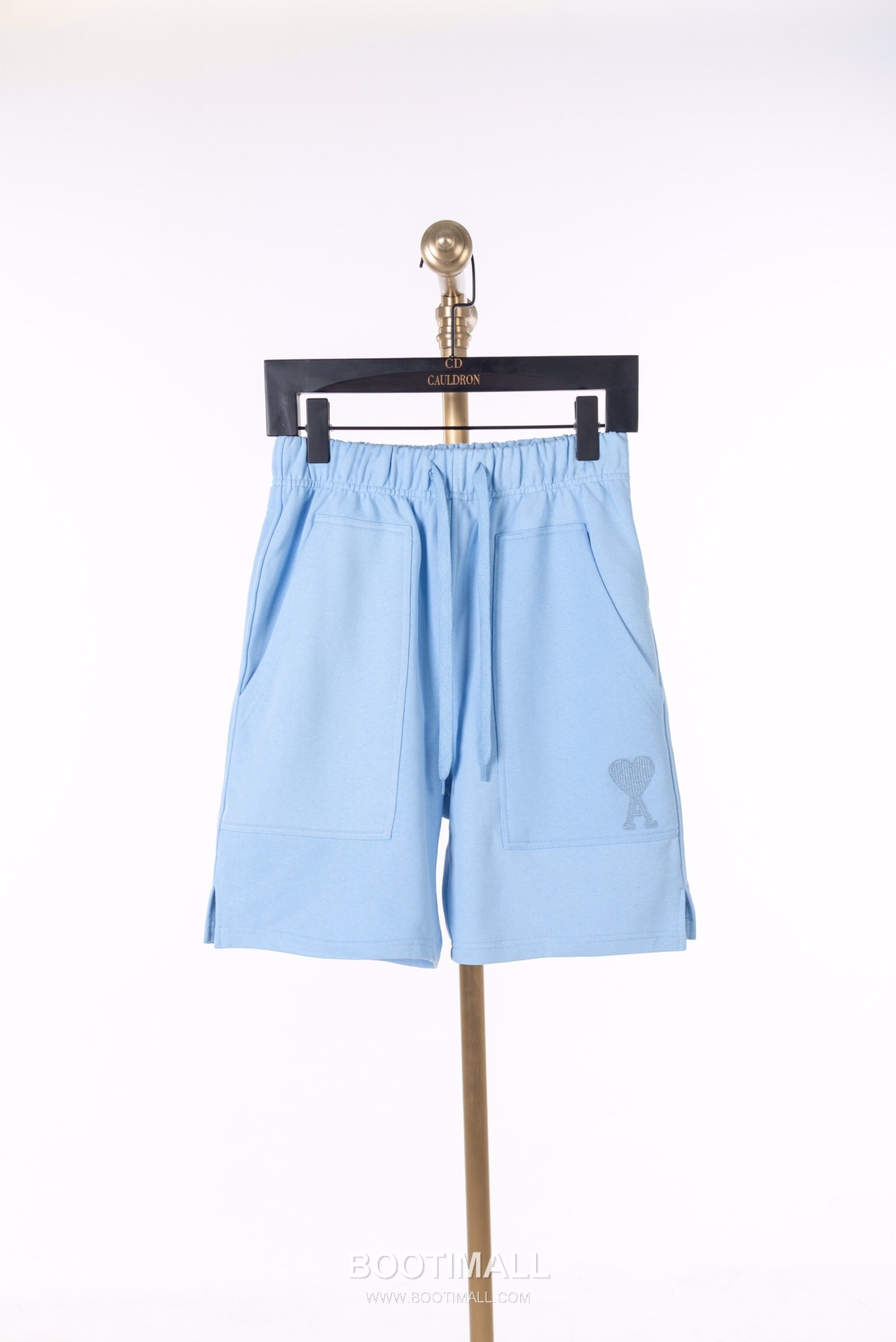 AMI Paris Embroidered Heart Logo Cotton Shorts Wide Fit 아미파리 하트 로고 자수 코튼 쇼츠 와이드핏 2516 1