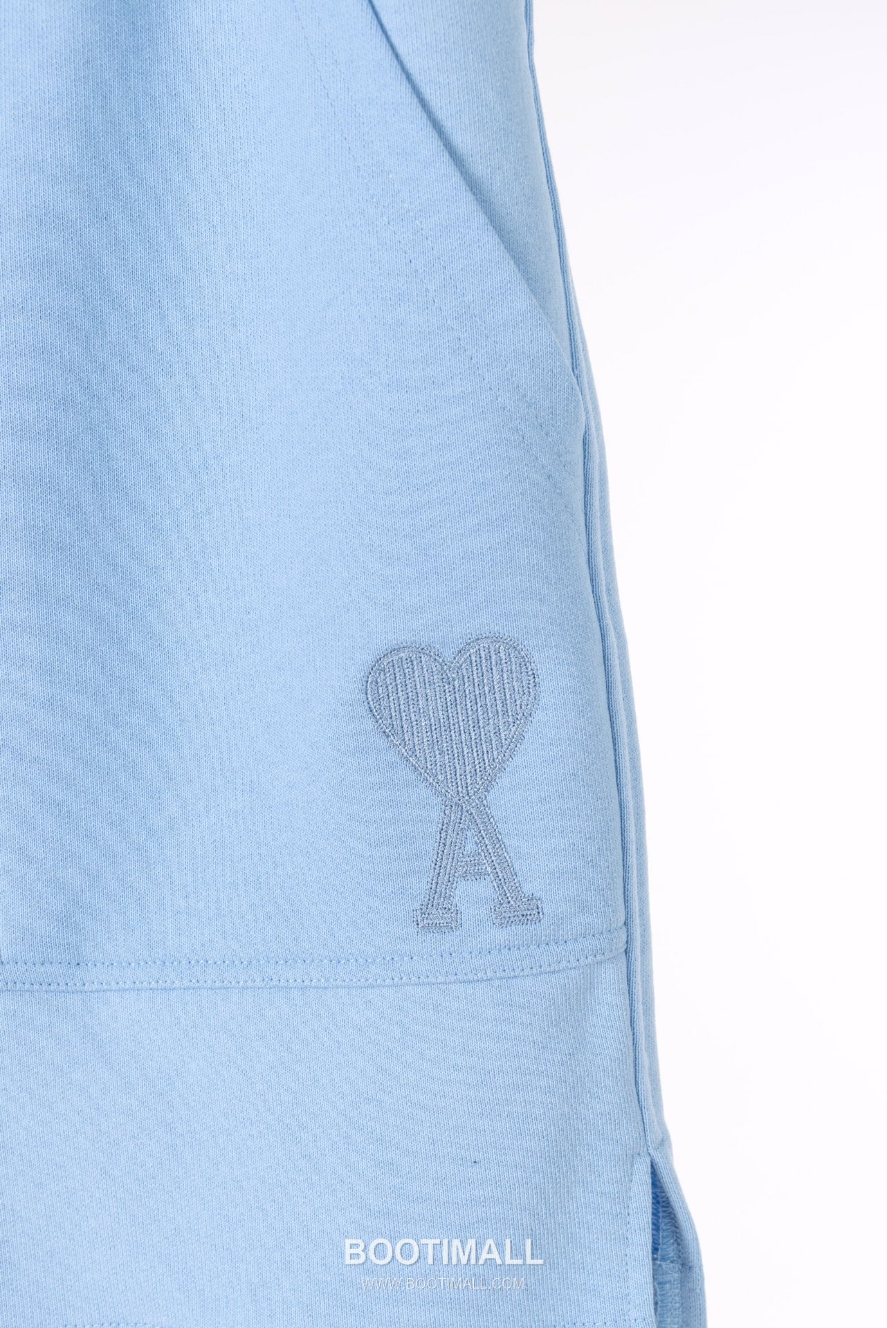AMI Paris Embroidered Heart Logo Cotton Shorts Wide Fit 아미파리 하트 로고 자수 코튼 쇼츠 와이드핏 2516 4