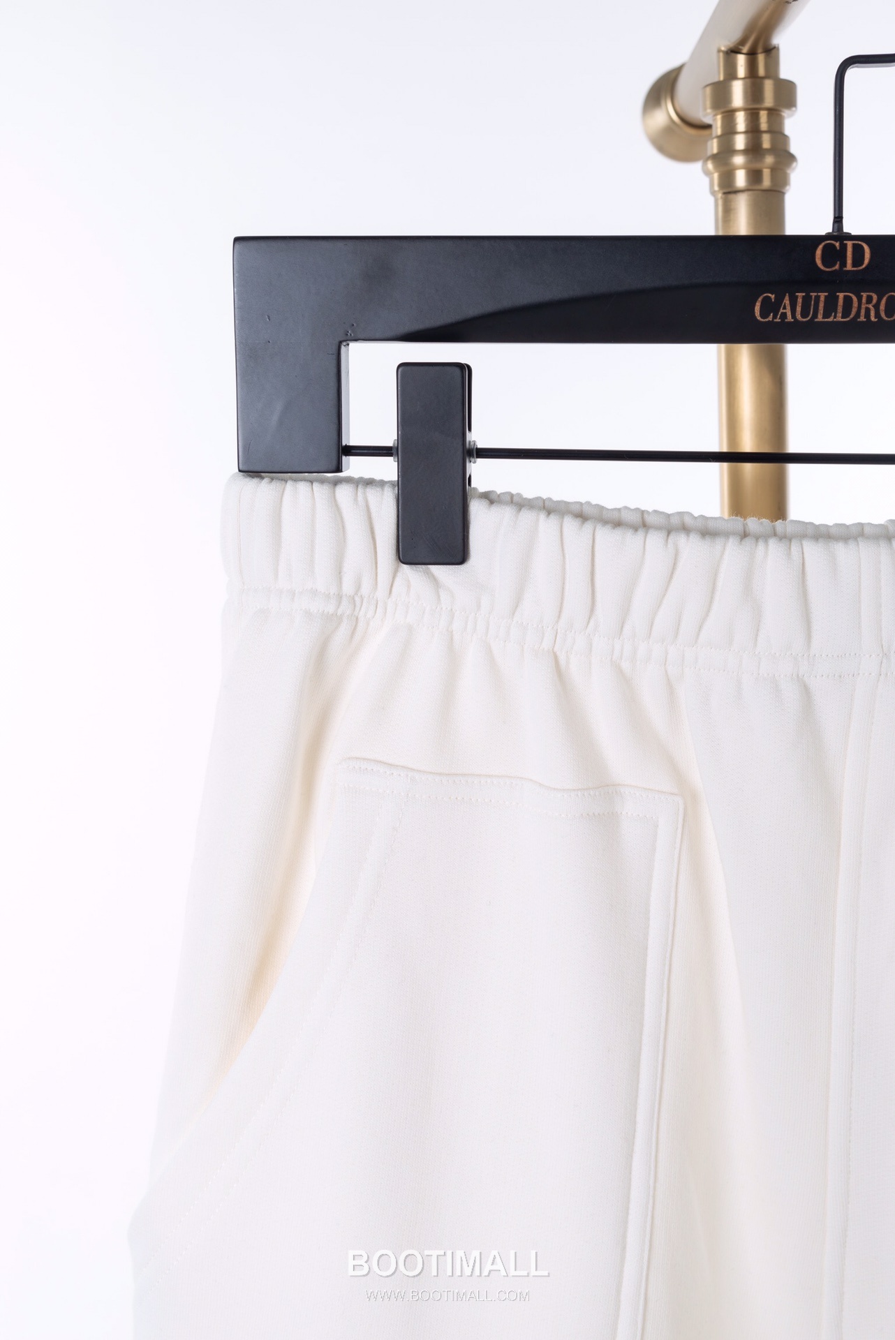 AMI Paris Embroidered Heart Logo Cotton Shorts Wide Fit 아미파리 하트 로고 자수 코튼 쇼츠 와이드핏 2516 6