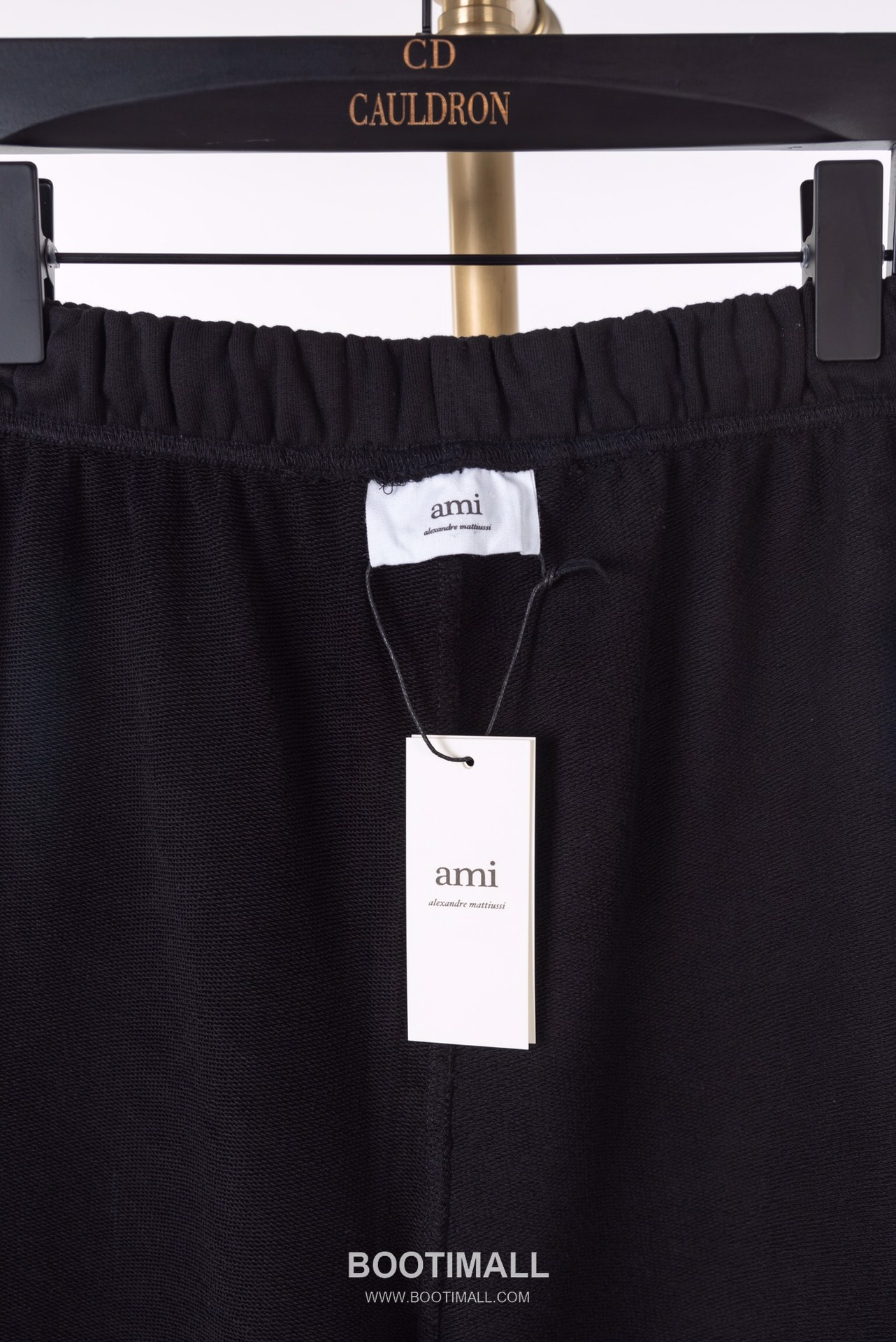 AMI Paris Embroidered Heart Logo Cotton Shorts Wide Fit 아미파리 하트 로고 자수 코튼 쇼츠 와이드핏 2516 3