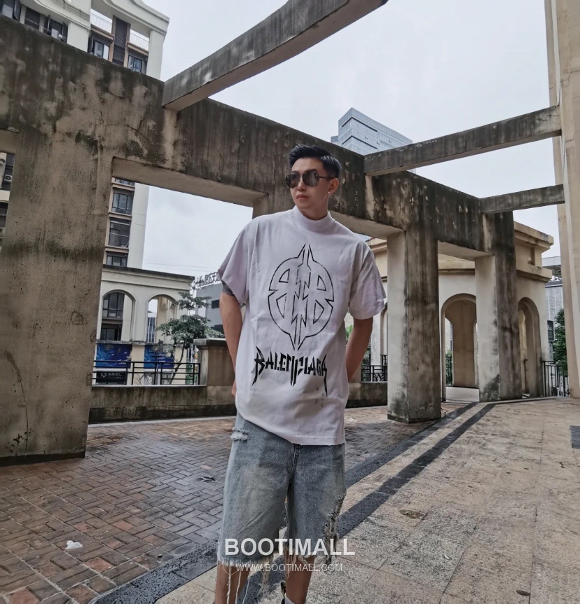 Balenciaga Metal Rock Shield Graphic Print Cotton T-Shirt Crewneck Short Sleeve 발렌시아가 메탈 락 실드 그래픽 프린트 코튼 크루넥 반팔 티셔츠 31065 8