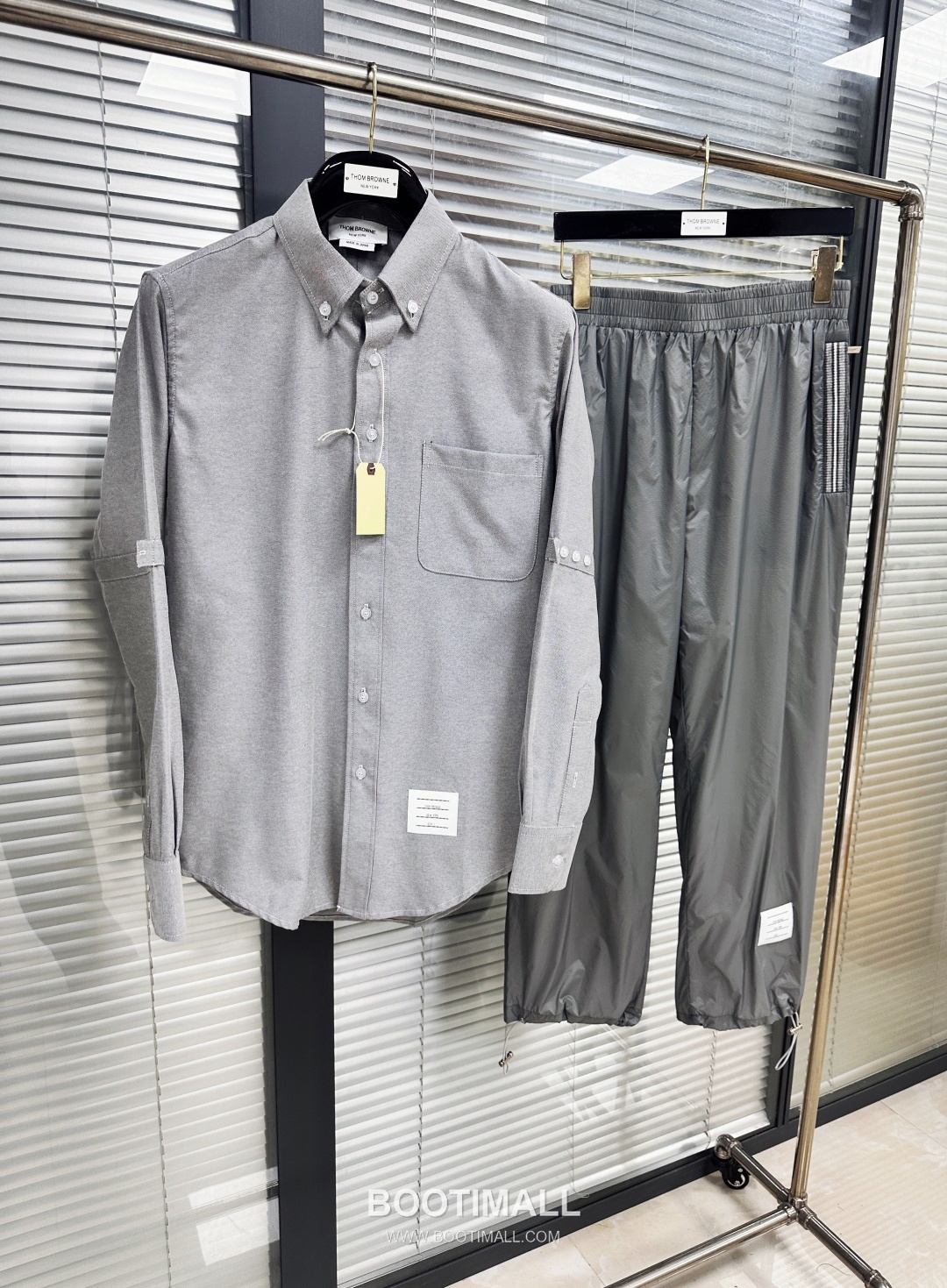 Thom Browne SS26 Cotton Oxford Long Sleeve Shirt with Armband Stripe Detail 톰브라운 SS26 코튼 옥스포드 롱슬리브 셔츠 암밴드 스트라이프 디테일 9