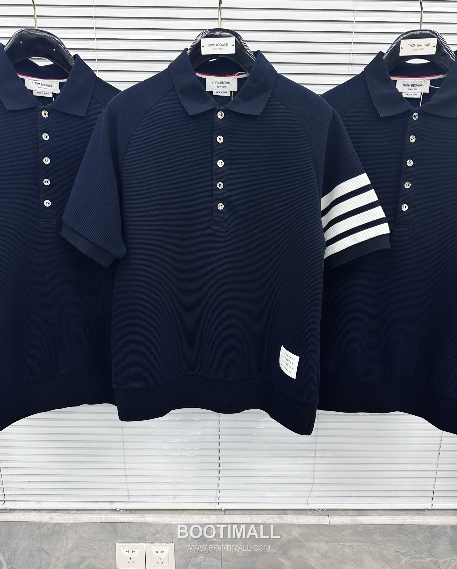 Thom Browne SS26 Cotton Waffle Knit Polo Shirt with 4-Bar Armband Detail 톰브라운 SS26 코튼 와플 니트 폴로 셔츠 4바 암밴드 디테일 2