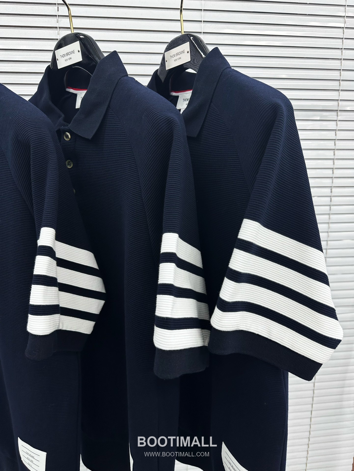 Thom Browne SS26 Cotton Waffle Knit Polo Shirt with 4-Bar Armband Detail 톰브라운 SS26 코튼 와플 니트 폴로 셔츠 4바 암밴드 디테일 4