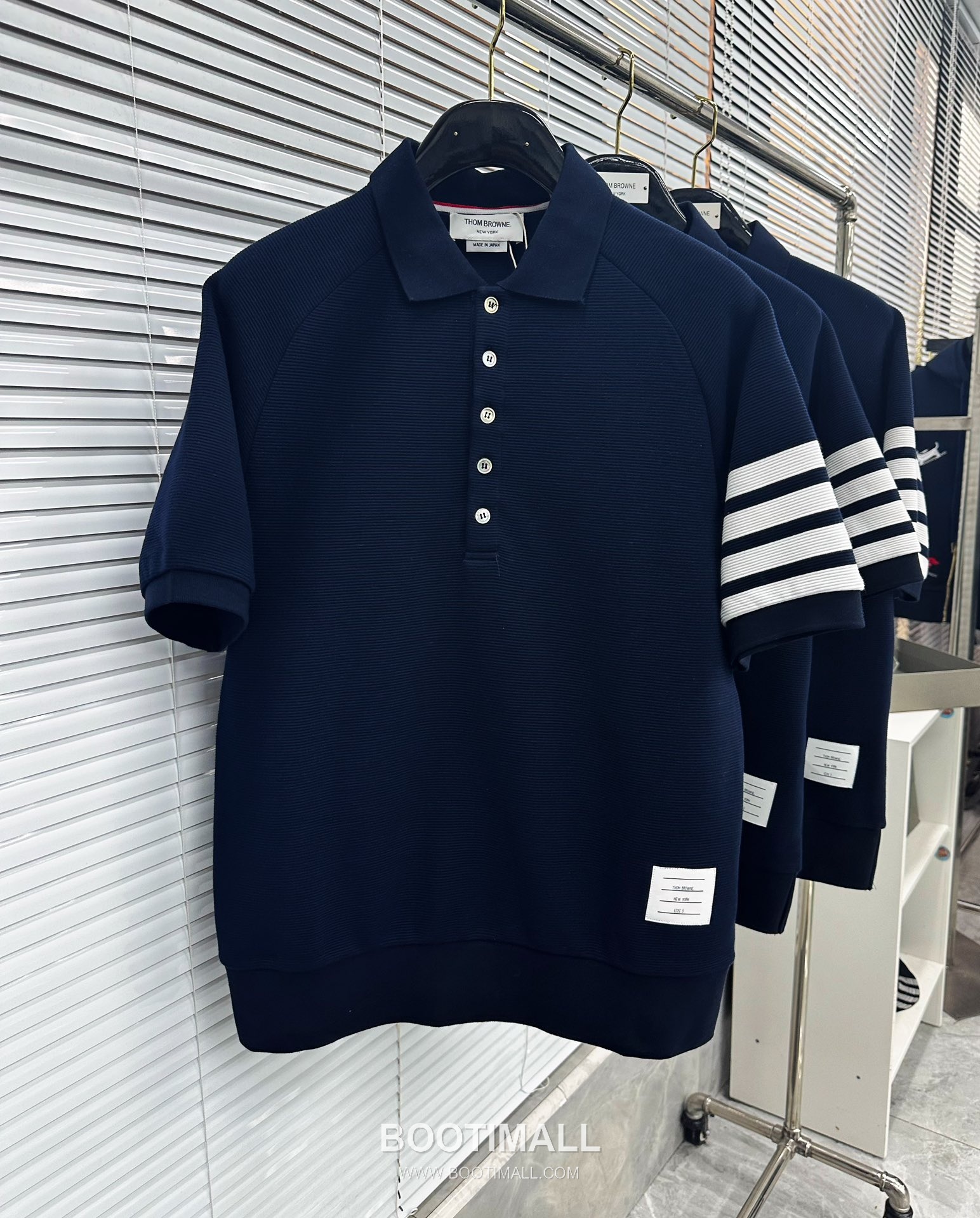 Thom Browne SS26 Cotton Waffle Knit Polo Shirt with 4-Bar Armband Detail 톰브라운 SS26 코튼 와플 니트 폴로 셔츠 4바 암밴드 디테일 5