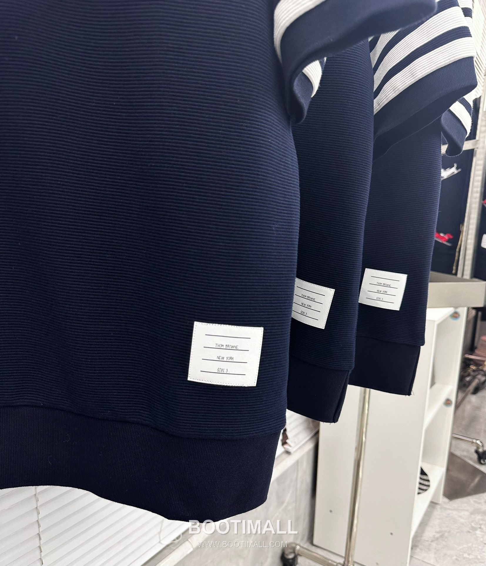 Thom Browne SS26 Cotton Waffle Knit Polo Shirt with 4-Bar Armband Detail 톰브라운 SS26 코튼 와플 니트 폴로 셔츠 4바 암밴드 디테일 6