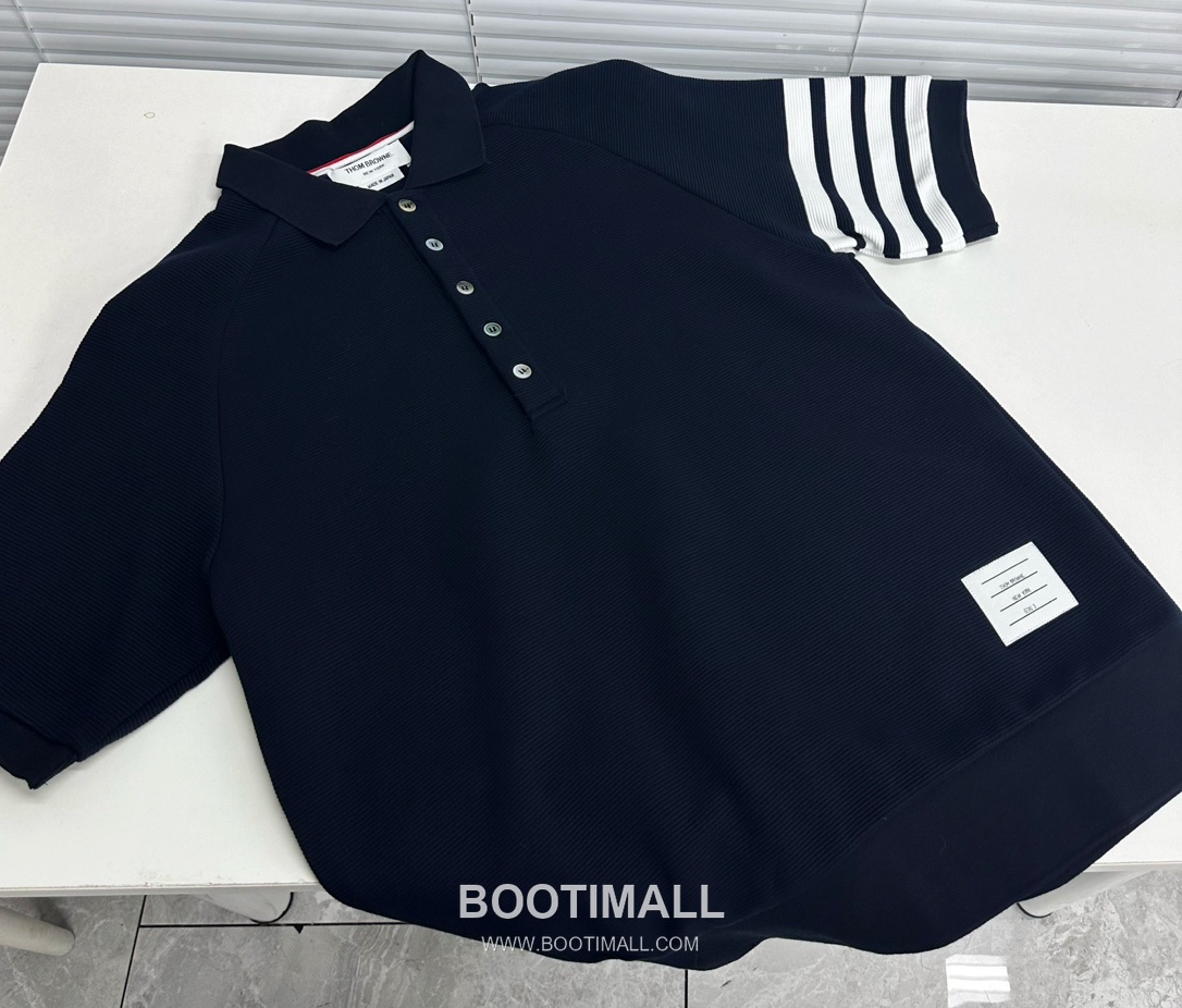 Thom Browne SS26 Cotton Waffle Knit Polo Shirt with 4-Bar Armband Detail 톰브라운 SS26 코튼 와플 니트 폴로 셔츠 4바 암밴드 디테일 7