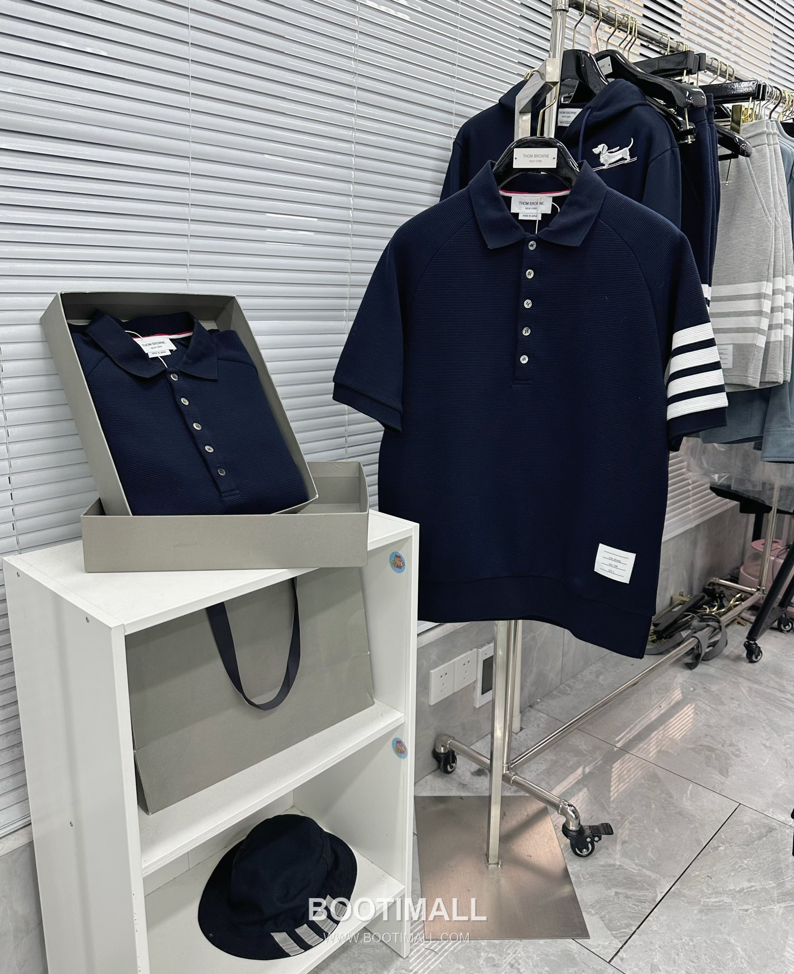 Thom Browne SS26 Cotton Waffle Knit Polo Shirt with 4-Bar Armband Detail 톰브라운 SS26 코튼 와플 니트 폴로 셔츠 4바 암밴드 디테일 9