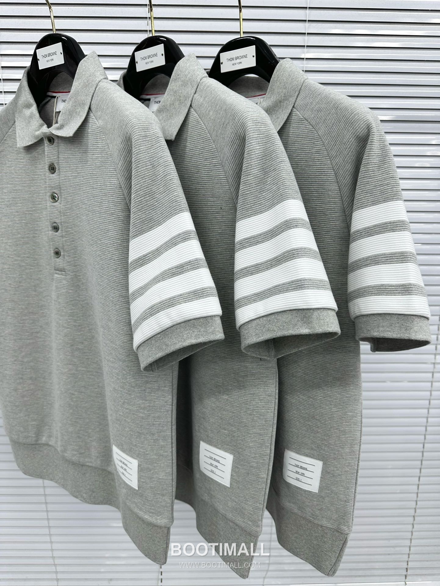 Thom Browne SS26 Cotton Waffle Knit Polo Shirt with 4-Bar Armband Detail 톰브라운 SS26 코튼 와플 니트 폴로 셔츠 4바 암밴드 디테일 6