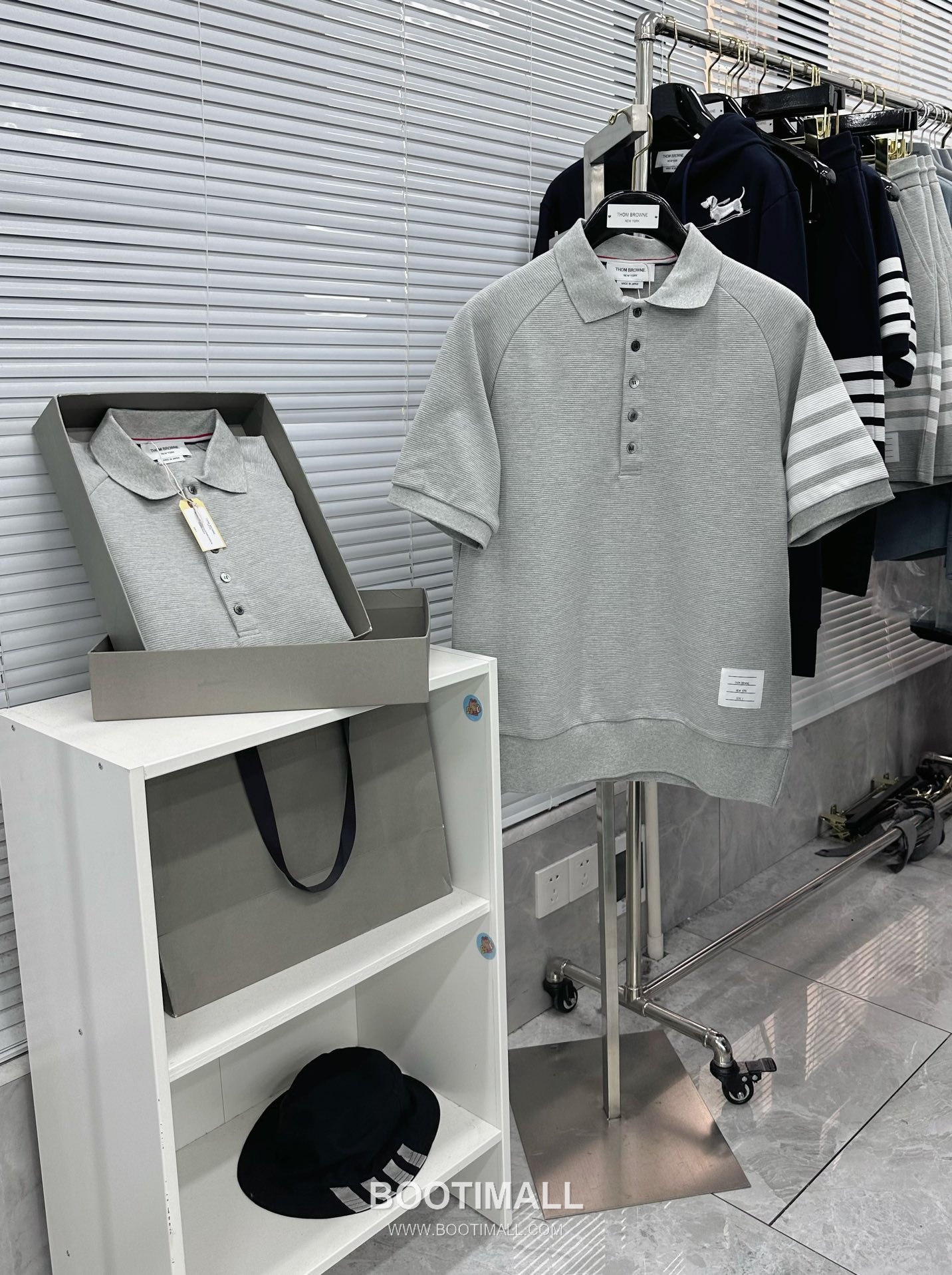 Thom Browne SS26 Cotton Waffle Knit Polo Shirt with 4-Bar Armband Detail 톰브라운 SS26 코튼 와플 니트 폴로 셔츠 4바 암밴드 디테일 9