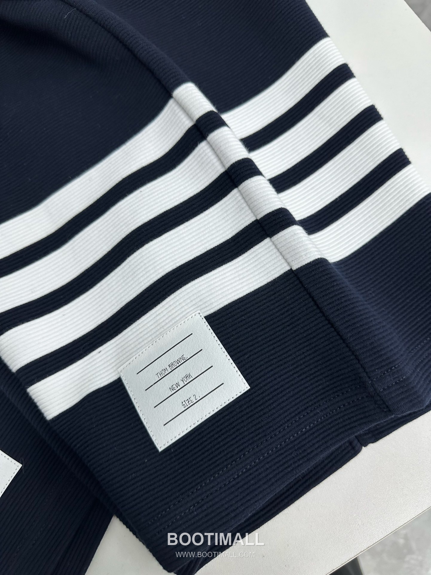 Thom Browne SS26 Cotton Waffle Knit Shorts with 4-Bar Armband Detail 톰브라운 SS26 코튼 와플 니트 쇼츠 4바 암밴드 디테일 8