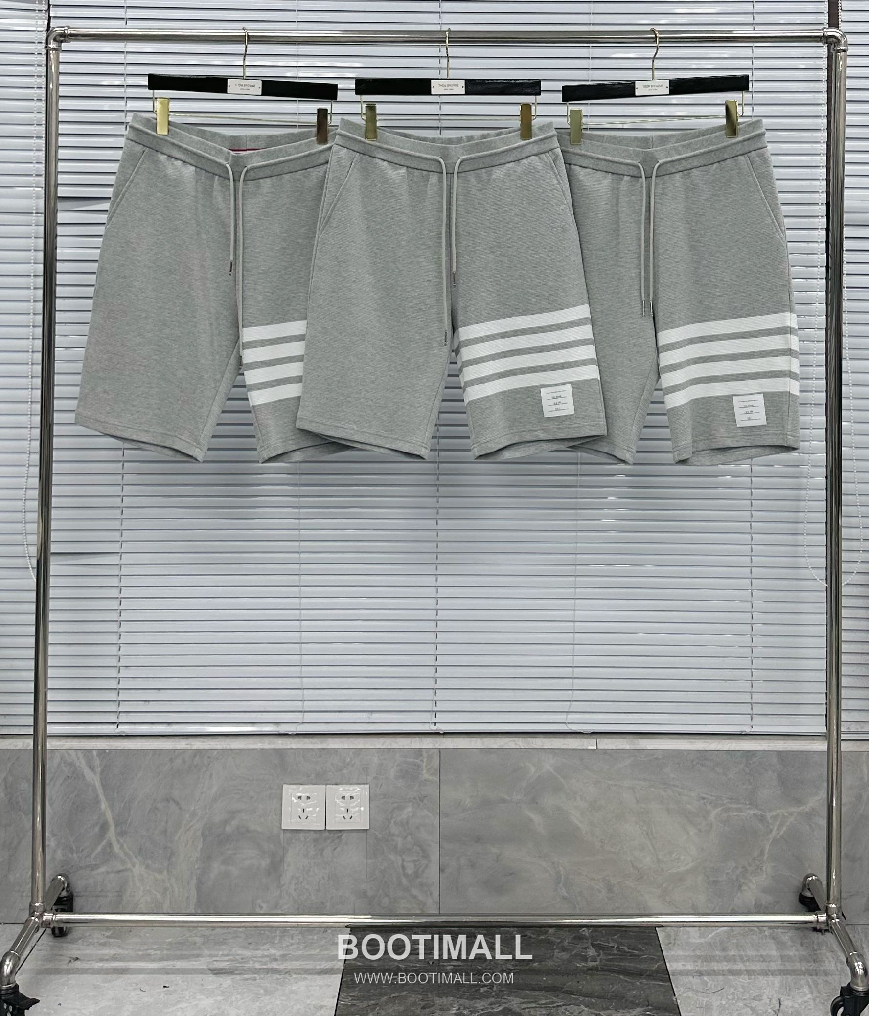 Thom Browne SS26 Cotton Waffle Knit Shorts with 4-Bar Armband Detail 톰브라운 SS26 코튼 와플 니트 쇼츠 4바 암밴드 디테일 1