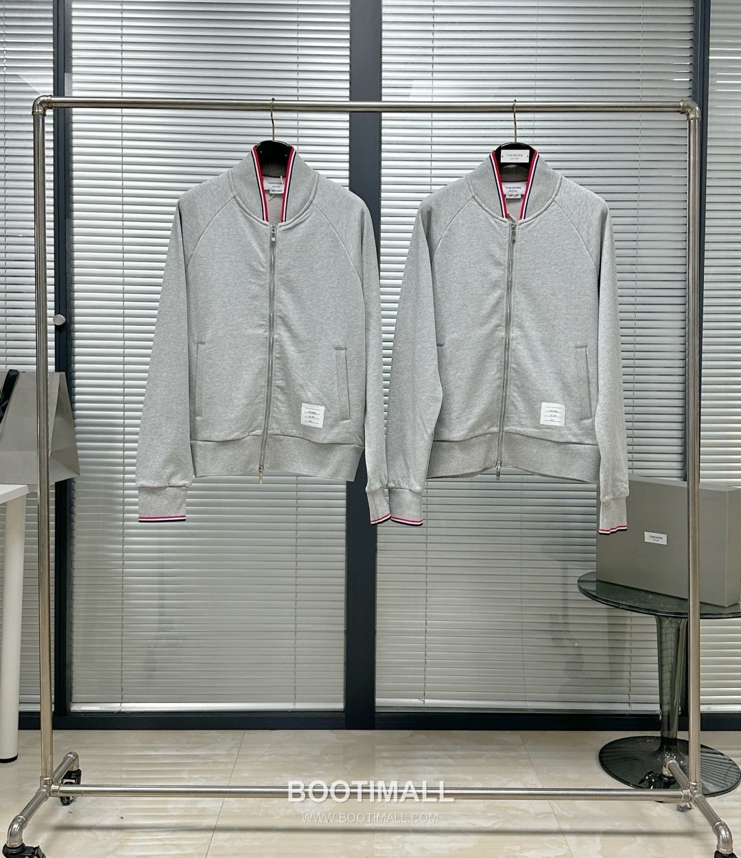 Thom Browne SS26 Cotton Zip-Up Varsity Jacket with Stripe Tape Detail 톰브라운 SS26 코튼 집업 바시티 재킷 스트라이프 테이프 디테일 WT262222 4