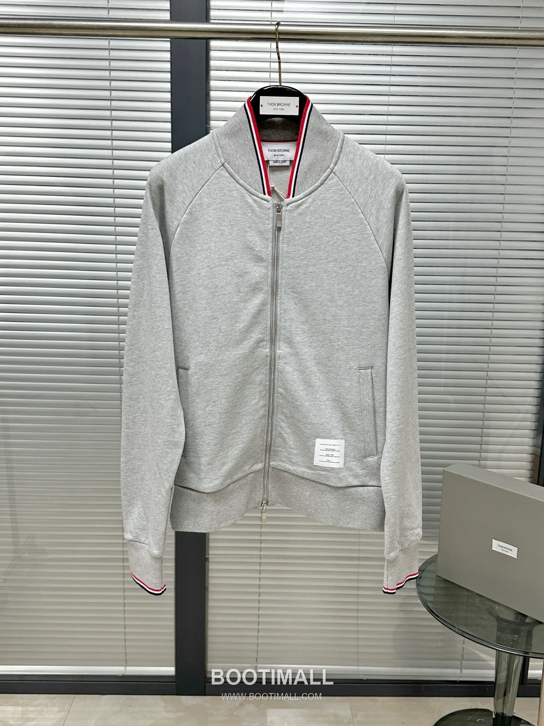 Thom Browne SS26 Cotton Zip-Up Varsity Jacket with Stripe Tape Detail 톰브라운 SS26 코튼 집업 바시티 재킷 스트라이프 테이프 디테일 WT262222 5