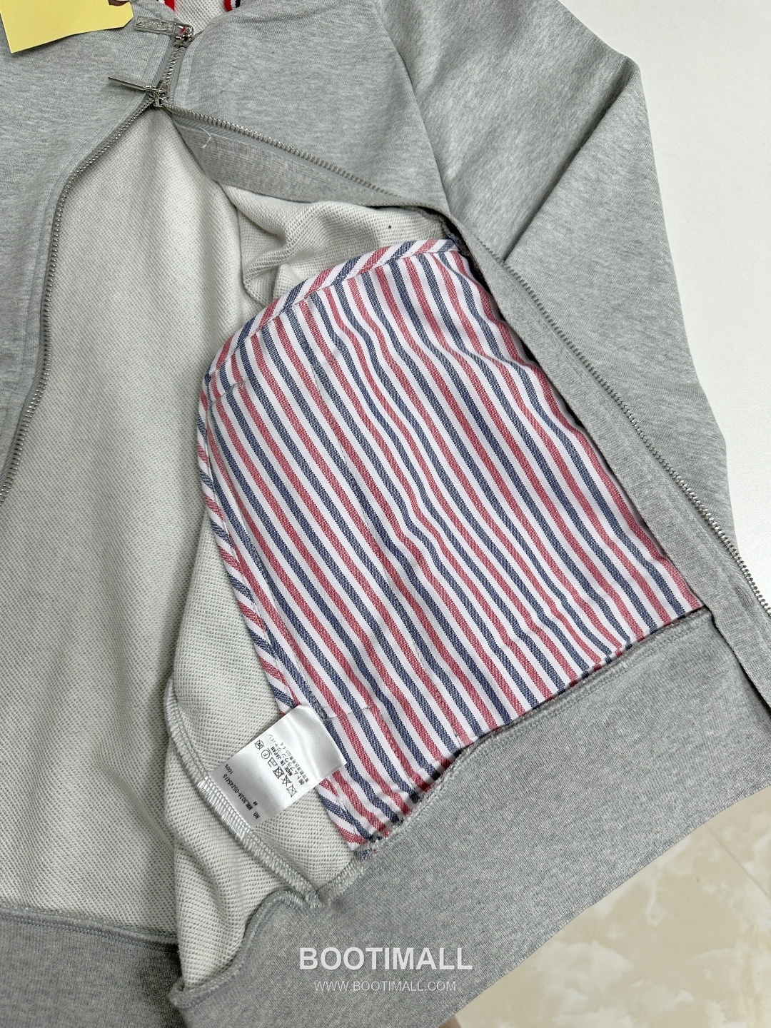 Thom Browne SS26 Cotton Zip-Up Varsity Jacket with Stripe Tape Detail 톰브라운 SS26 코튼 집업 바시티 재킷 스트라이프 테이프 디테일 WT262222 13