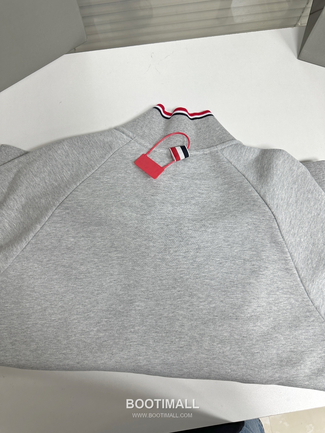 Thom Browne SS26 Cotton Zip-Up Varsity Jacket with Stripe Tape Detail 톰브라운 SS26 코튼 집업 바시티 재킷 스트라이프 테이프 디테일 WT262222 14