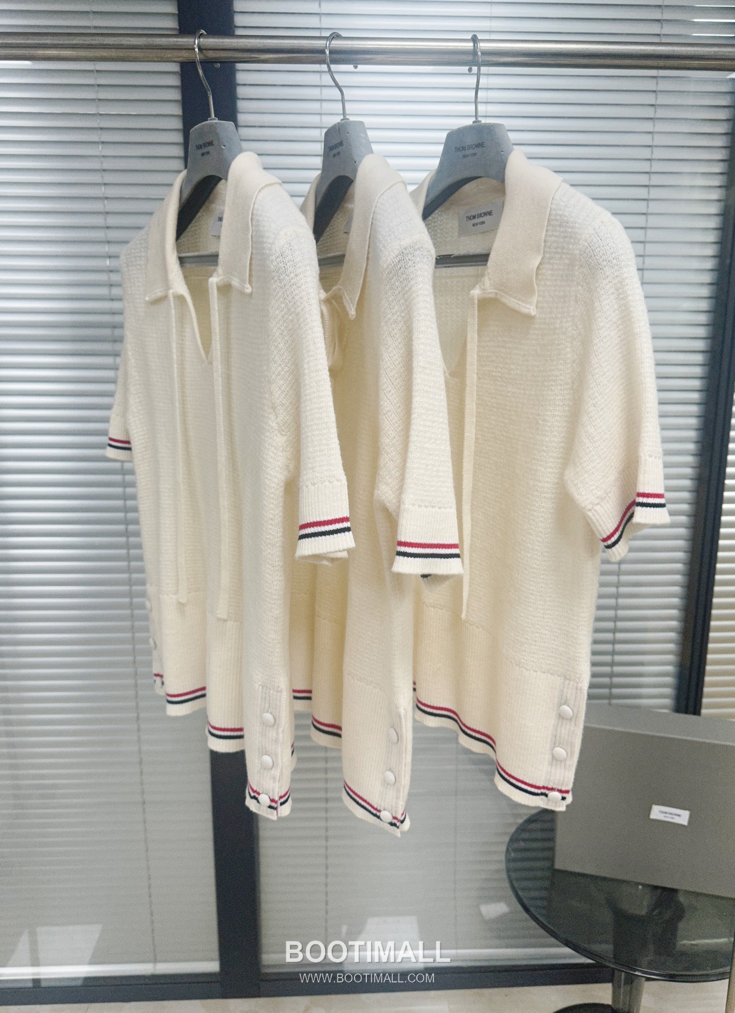 Thom Browne FW26 Merino Wool Knit Polo T-Shirt with Tie Detail 톰브라운 FW26 메리노 울 니트 폴로 반팔 티셔츠 타이 디테일 9