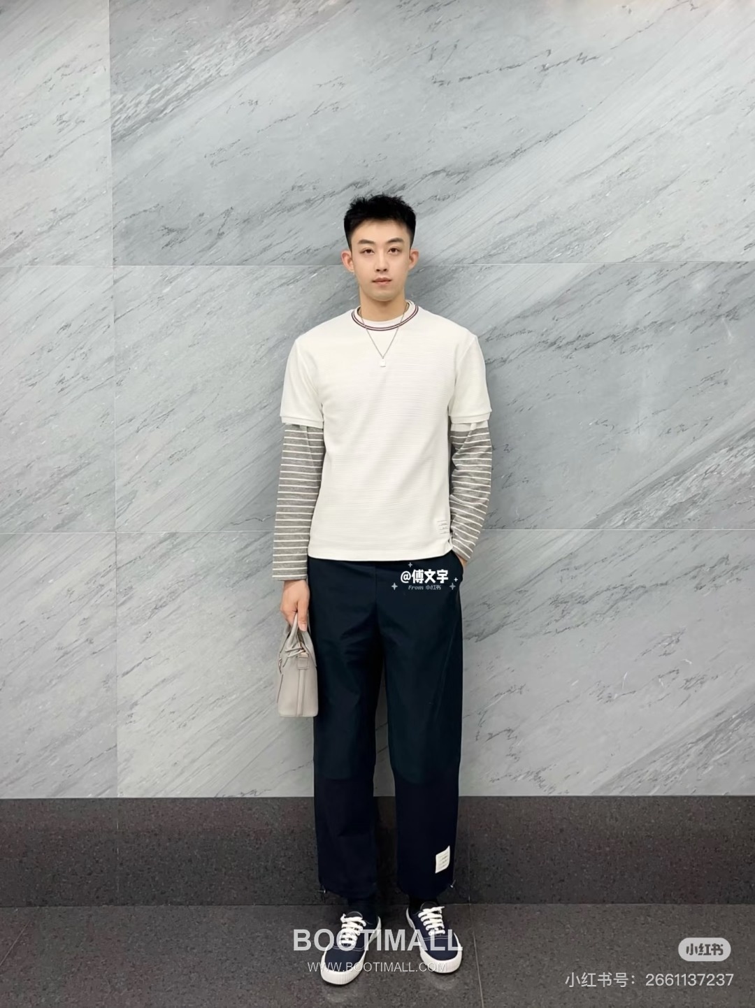 Thom Browne SS25 Cotton Ribbed Wavy Texture T-Shirt with Stripe Tape Collar Detail 톰브라운 SS25 코튼 립드 웨이브 텍스처 반팔 티셔츠 스트라이프 테이프 카라 디테일 1