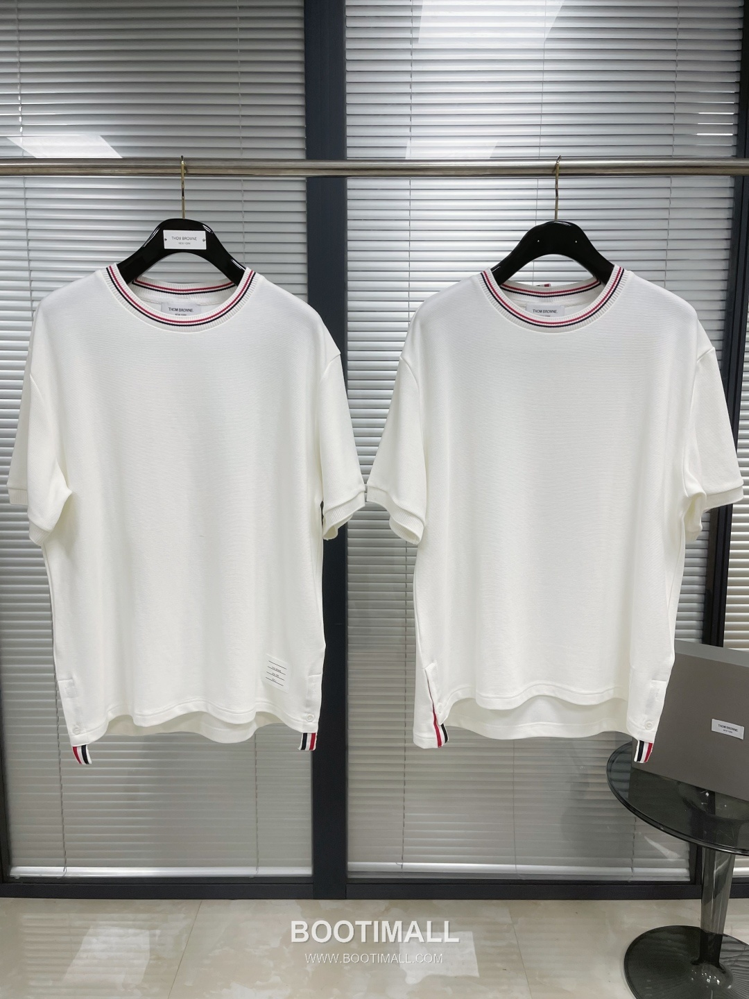 Thom Browne SS25 Cotton Ribbed Wavy Texture T-Shirt with Stripe Tape Collar Detail 톰브라운 SS25 코튼 립드 웨이브 텍스처 반팔 티셔츠 스트라이프 테이프 카라 디테일 5