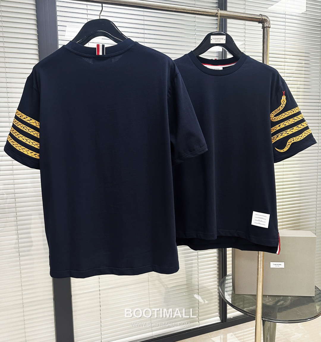 Thom Browne SS25 Cotton Embroidered Snake Motif T-Shirt with 4-Bar Detail 톰브라운 SS25 코튼 자수 스네이크 모티프 반팔 티셔츠 4바 디테일 4
