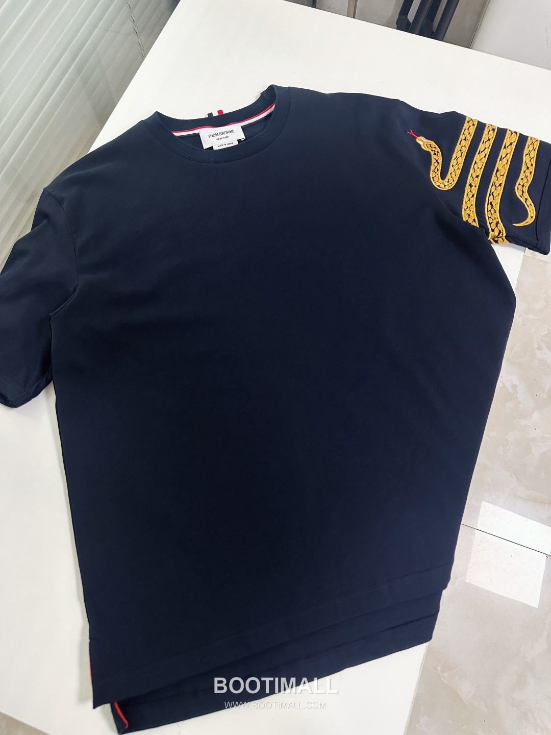 Thom Browne SS25 Cotton Embroidered Snake Motif T-Shirt with 4-Bar Detail 톰브라운 SS25 코튼 자수 스네이크 모티프 반팔 티셔츠 4바 디테일 8