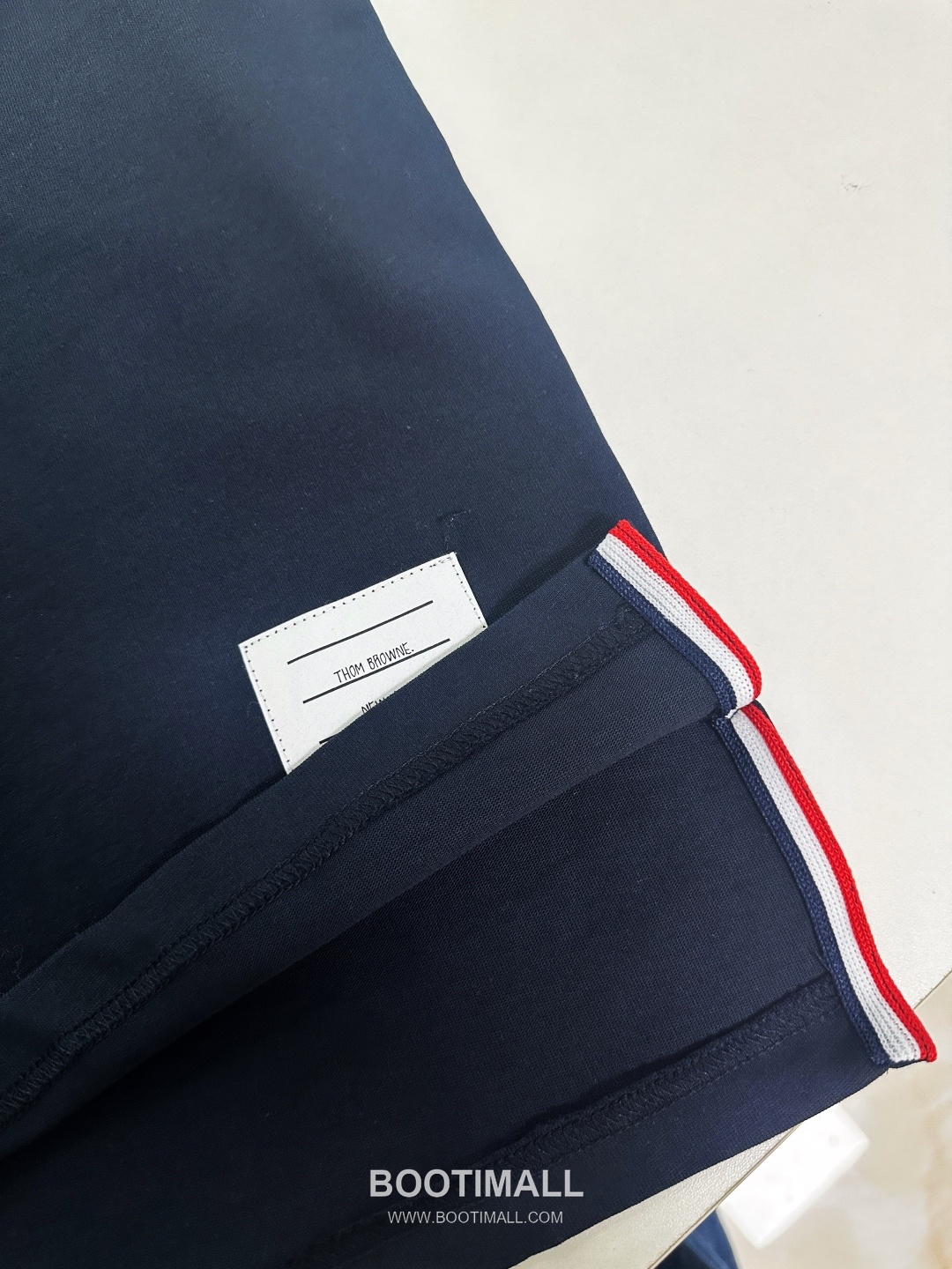 Thom Browne SS25 Cotton Embroidered Snake Motif T-Shirt with 4-Bar Detail 톰브라운 SS25 코튼 자수 스네이크 모티프 반팔 티셔츠 4바 디테일 9