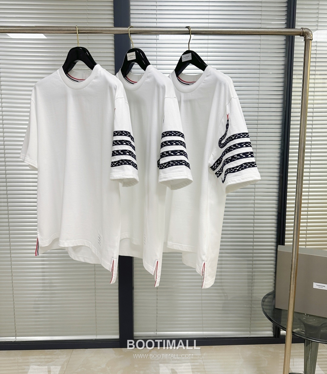 Thom Browne SS25 Cotton Embroidered Snake Motif T-Shirt with 4-Bar Detail 톰브라운 SS25 코튼 자수 스네이크 모티프 반팔 티셔츠 4바 디테일 5
