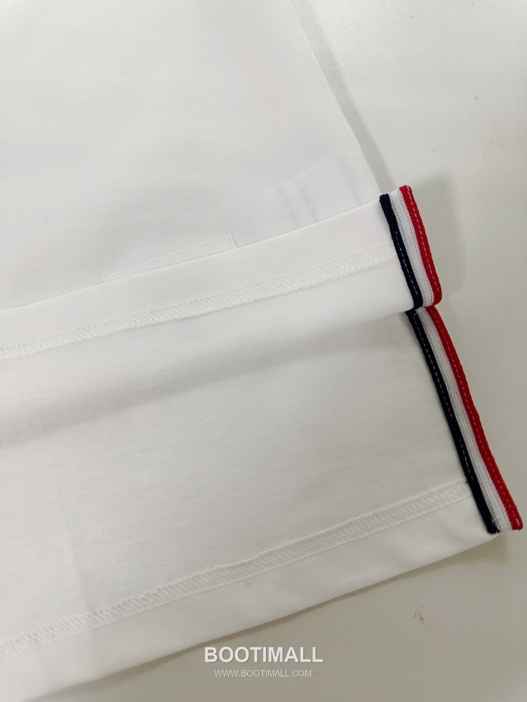 Thom Browne SS25 Cotton Embroidered Snake Motif T-Shirt with 4-Bar Detail 톰브라운 SS25 코튼 자수 스네이크 모티프 반팔 티셔츠 4바 디테일 9