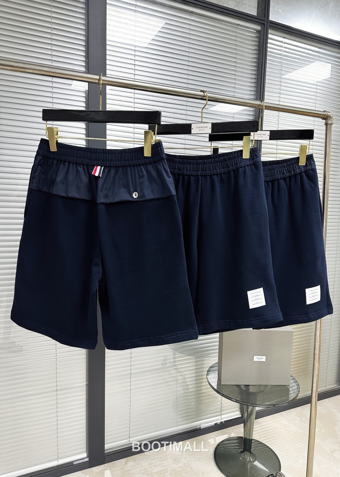 Thom Browne SS26 Cotton Patchwork Mid-Rise Sport Shorts with Logo Detail 톰브라운 SS26 코튼 패치워크 미드라이즈 스포츠 쇼츠 로고 디테일 8