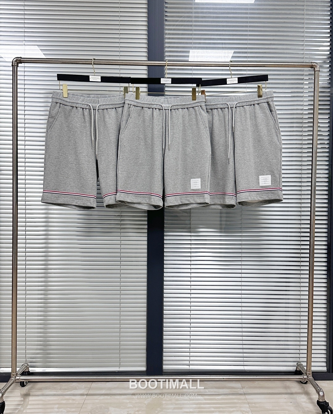 Thom Browne SS25 Cotton Terry Shorts with Tricolor Tape Trim Detail 톰브라운 SS25 코튼 테리 쇼츠 삼색 테이프 트림 디테일 1