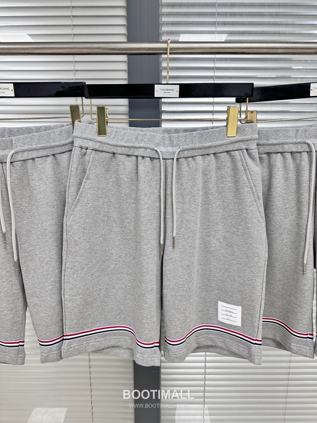 Thom Browne SS25 Cotton Terry Shorts with Tricolor Tape Trim Detail 톰브라운 SS25 코튼 테리 쇼츠 삼색 테이프 트림 디테일 2