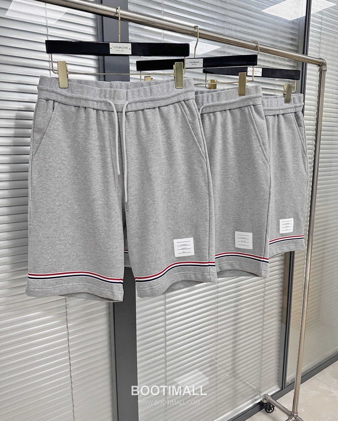 Thom Browne SS25 Cotton Terry Shorts with Tricolor Tape Trim Detail 톰브라운 SS25 코튼 테리 쇼츠 삼색 테이프 트림 디테일 4