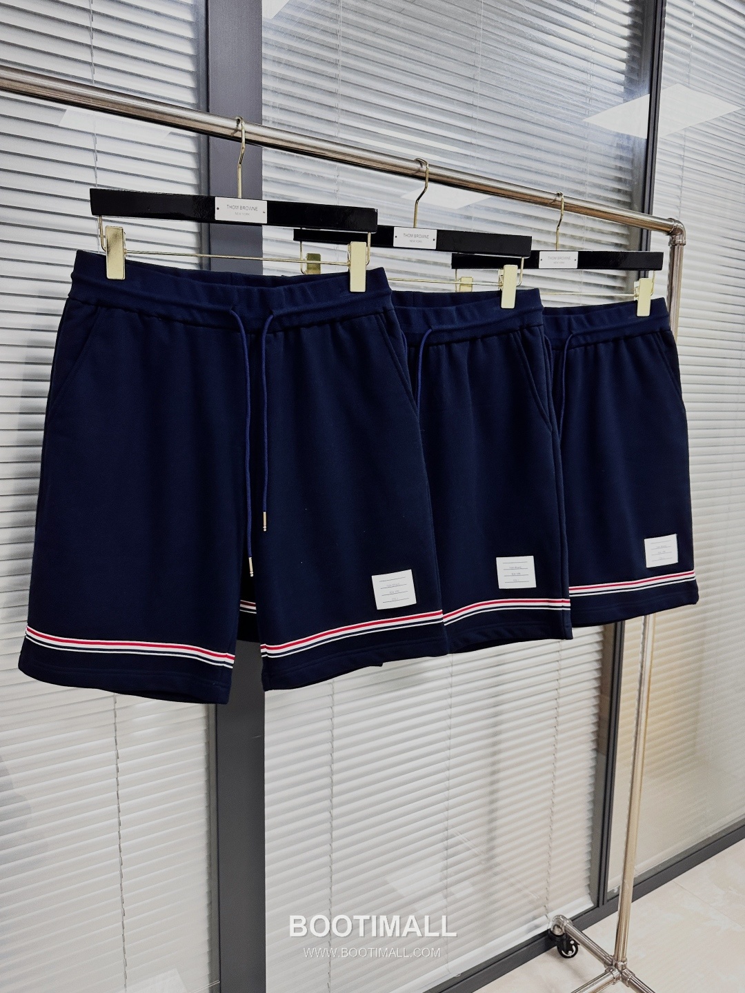 Thom Browne SS25 Cotton Terry Shorts with Tricolor Tape Trim Detail 톰브라운 SS25 코튼 테리 쇼츠 삼색 테이프 트림 디테일 2