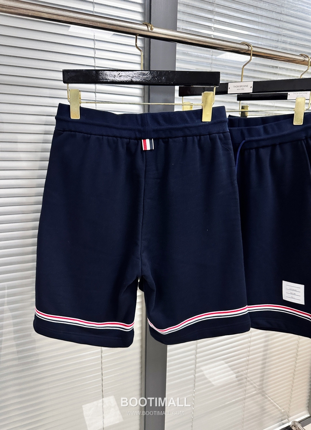 Thom Browne SS25 Cotton Terry Shorts with Tricolor Tape Trim Detail 톰브라운 SS25 코튼 테리 쇼츠 삼색 테이프 트림 디테일 4