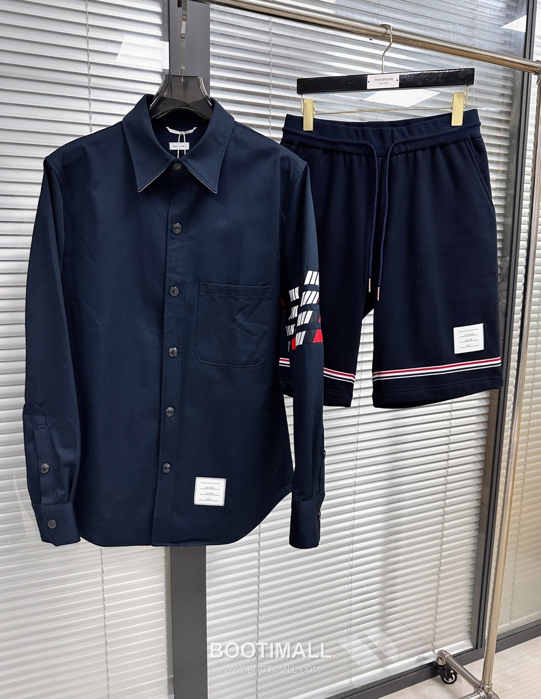 Thom Browne SS25 Cotton Terry Shorts with Tricolor Tape Trim Detail 톰브라운 SS25 코튼 테리 쇼츠 삼색 테이프 트림 디테일 9